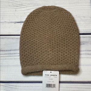 NWT FREE PEOPLE DREAMLAND KNIT BEANIE